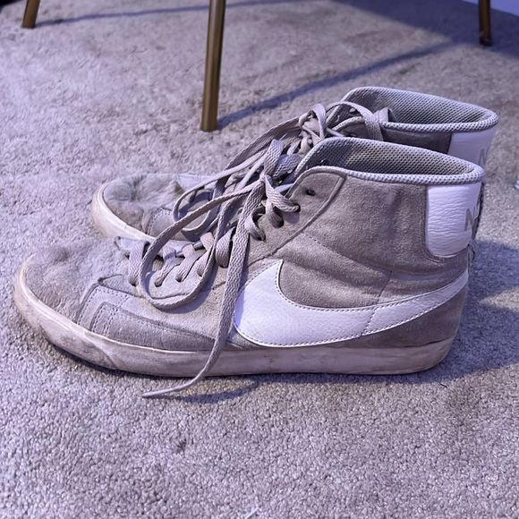 Nike Blazers - Picture 2 of 5